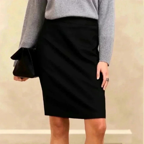 BANANA REPUBLIC CLASSIC PENCIL SKIRT - Picture 2 of 6